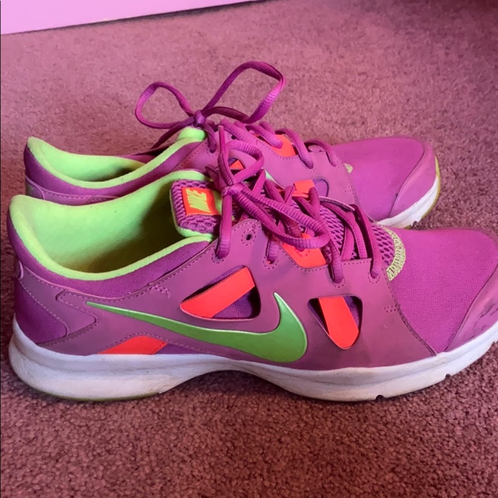 Nike Memory Foam Sneaker